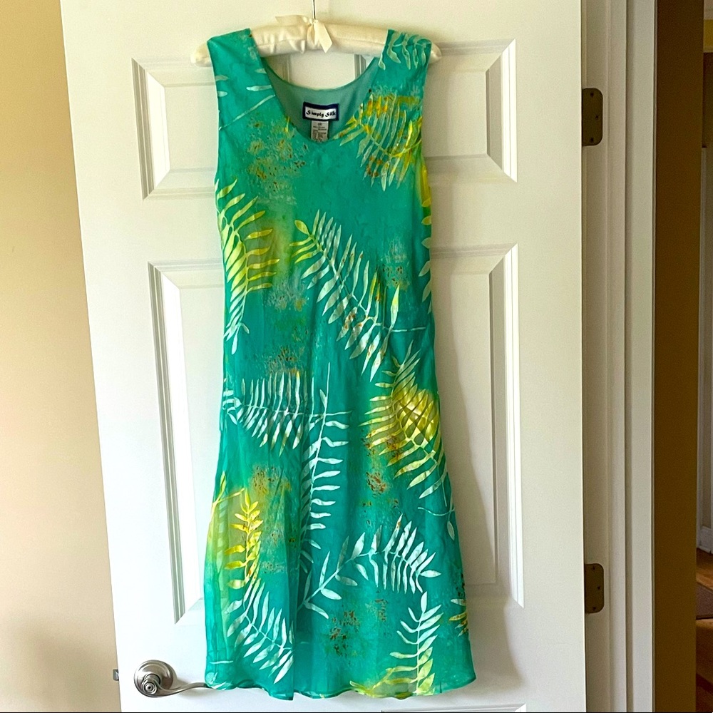 NWT SIMPLY SILK DRESS SIZE M